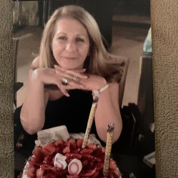 Meet Hanan Trusted Seller 5* Rating Fast shipping Posh Ambassador - Picture 10 of 11